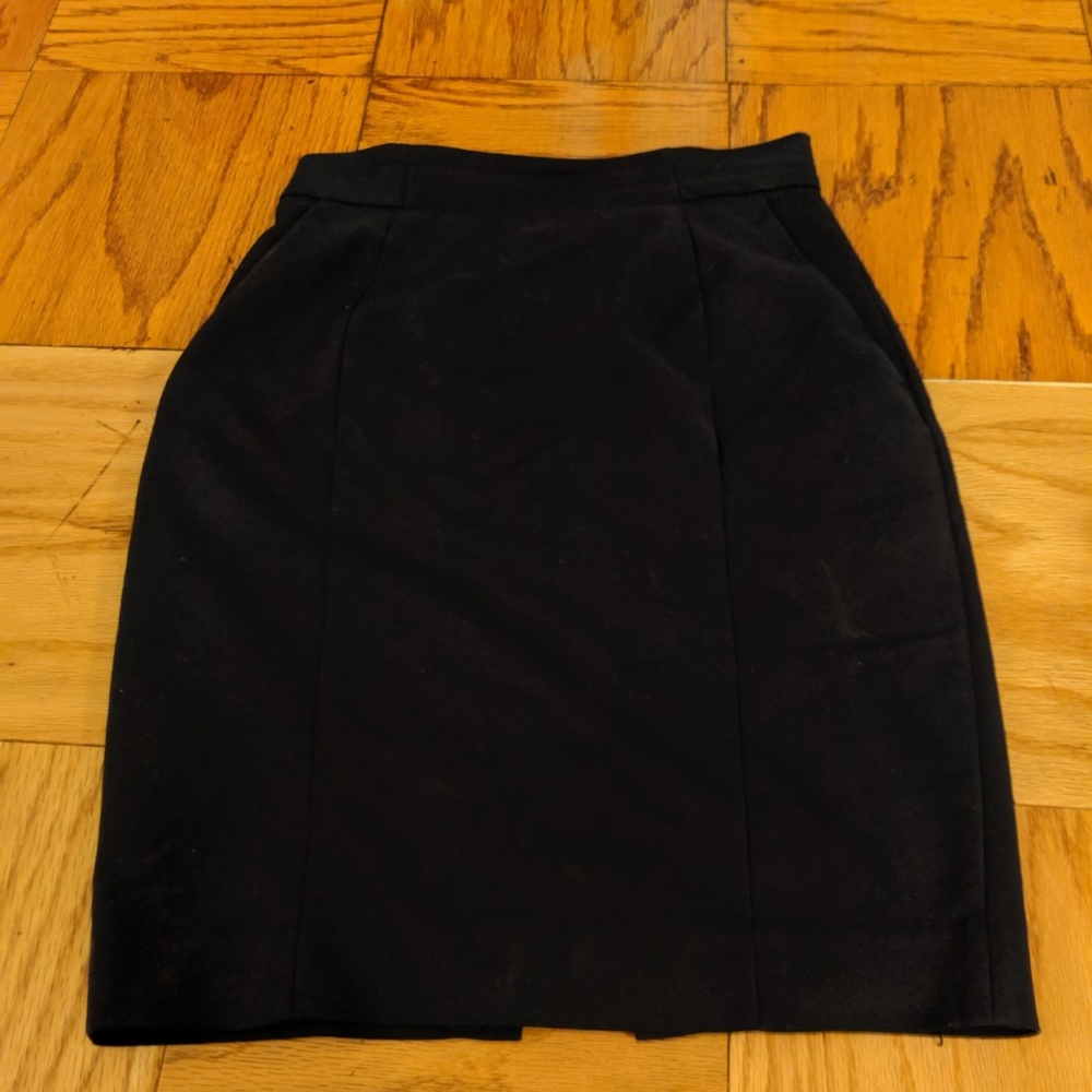 Dark blue pencil skirt with pockets